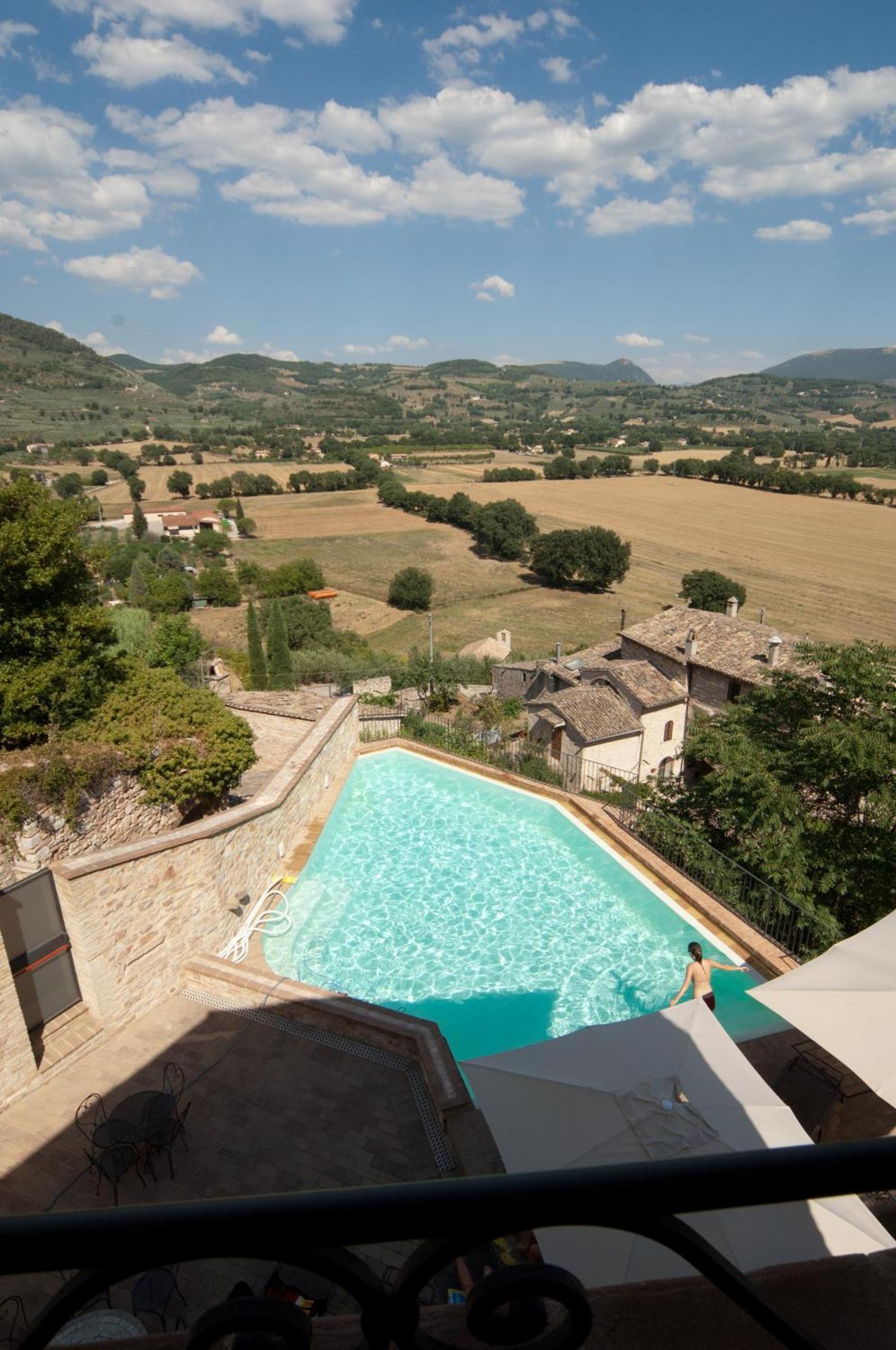 La Bastiglia Hotel Spello Exterior photo