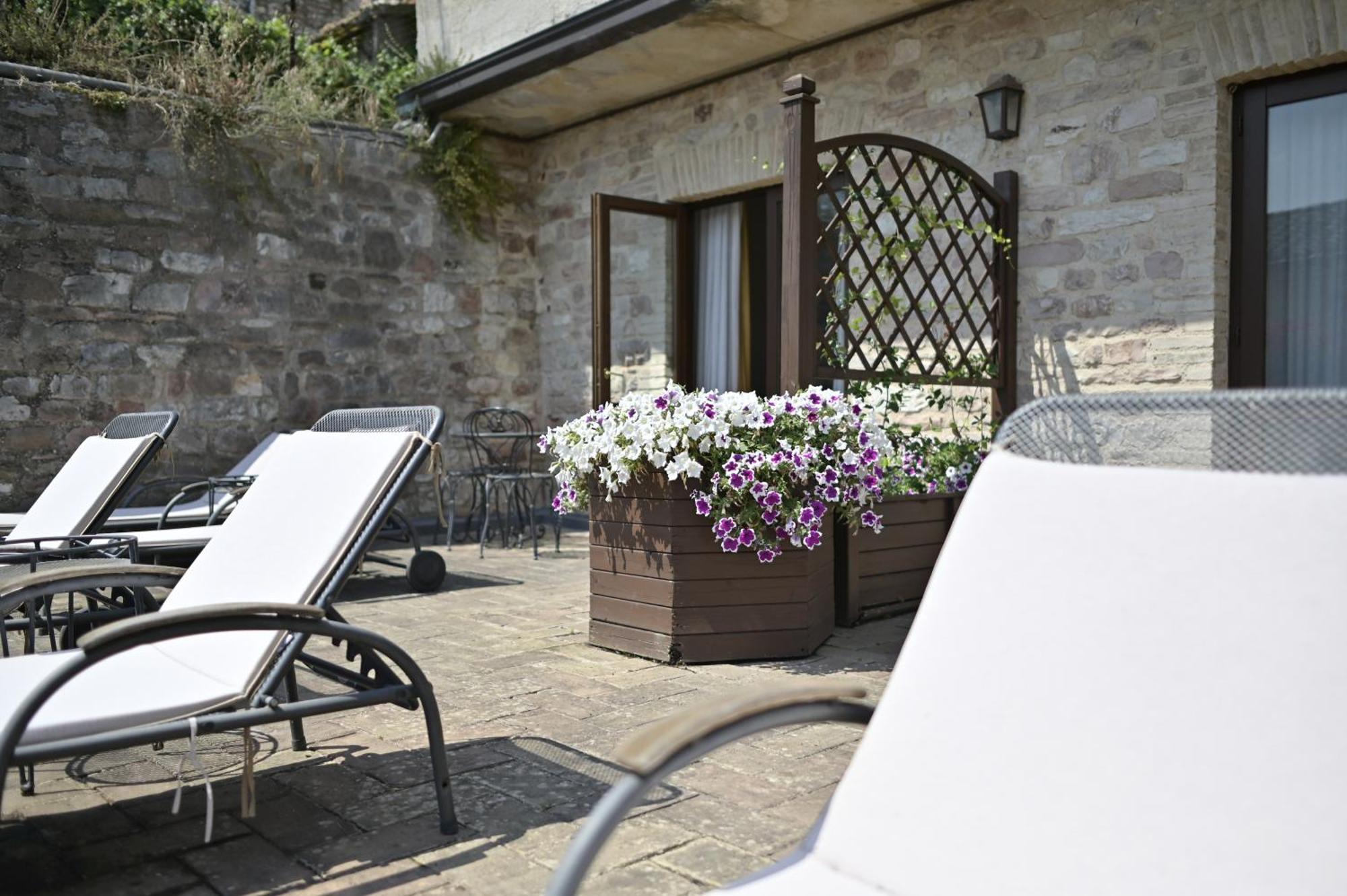 La Bastiglia Hotel Spello Exterior photo