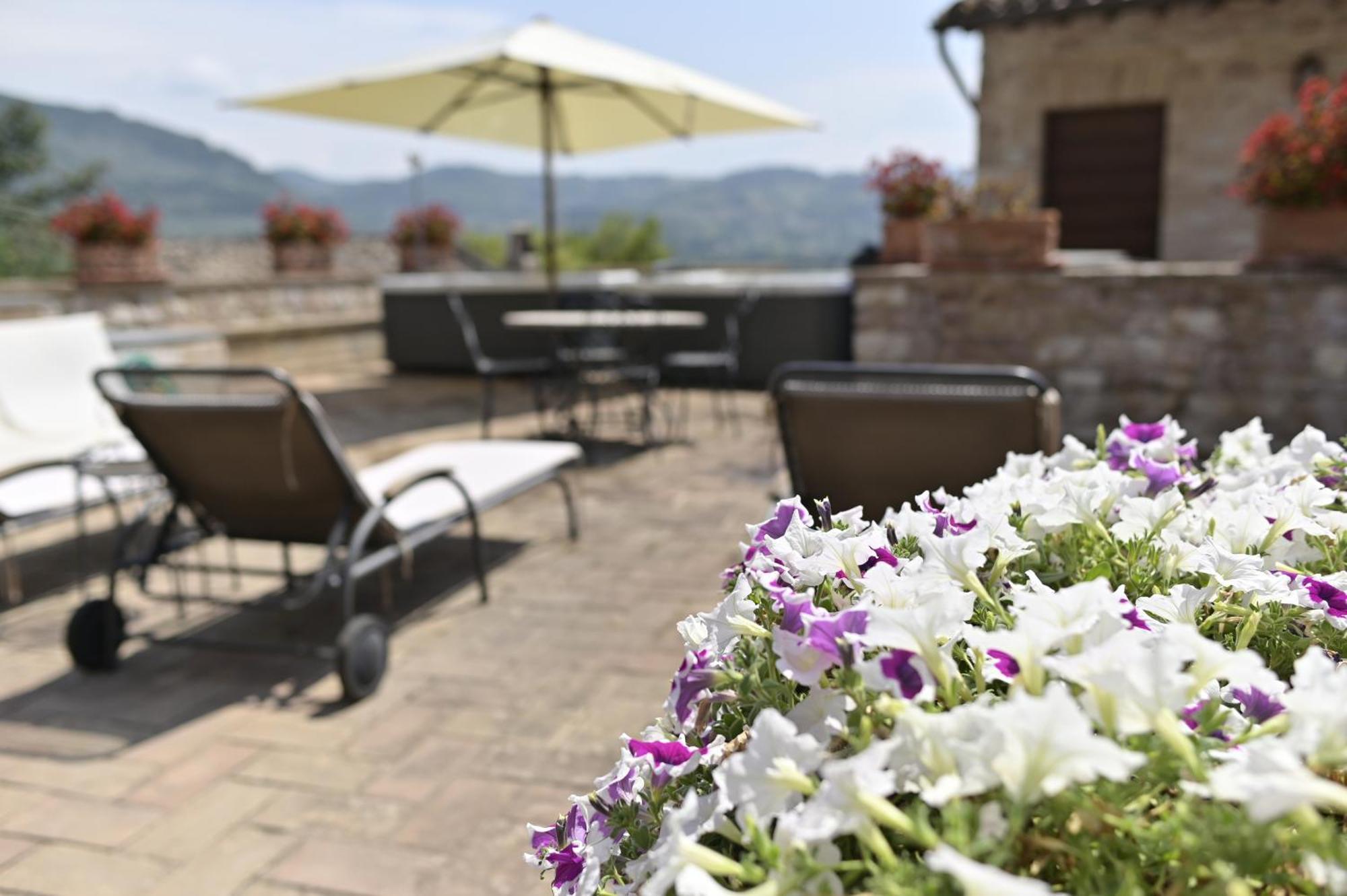 La Bastiglia Hotel Spello Exterior photo