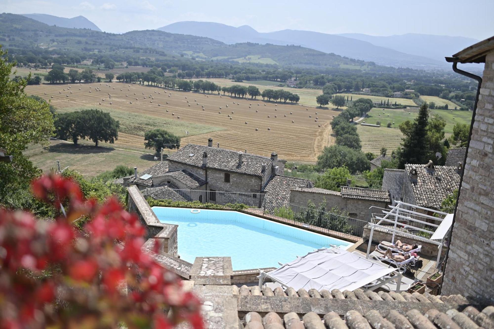 La Bastiglia Hotel Spello Exterior photo
