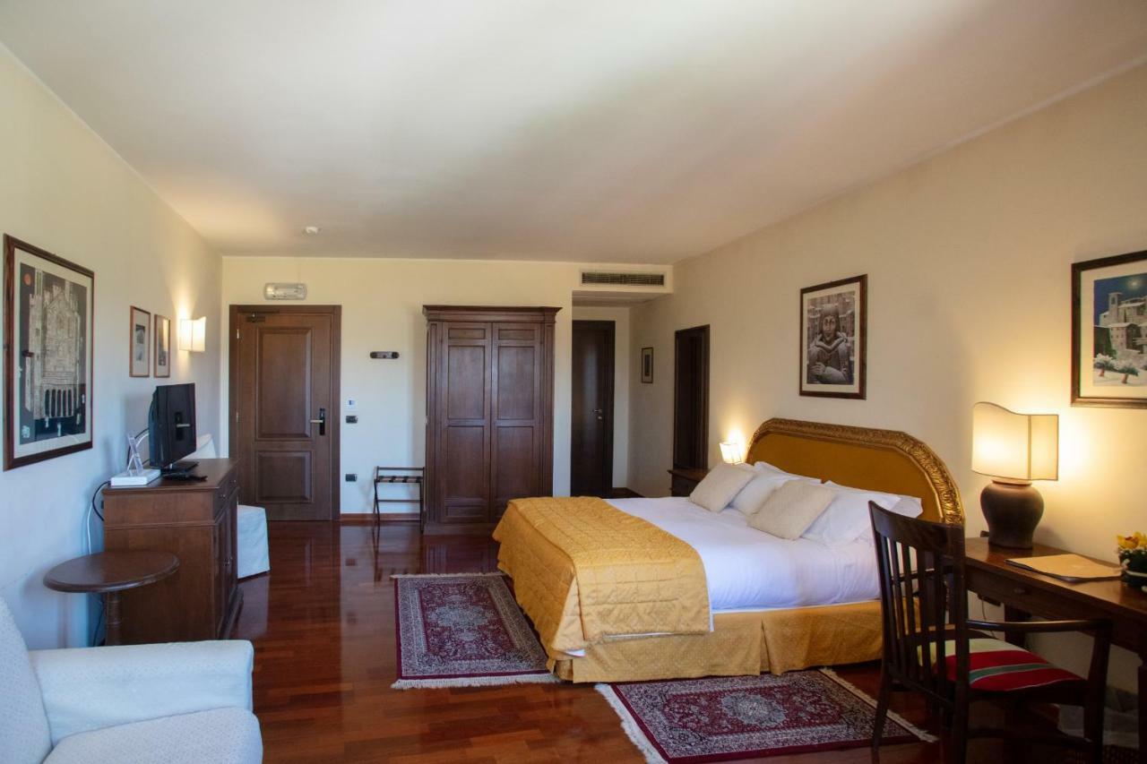 La Bastiglia Hotel Spello Exterior photo