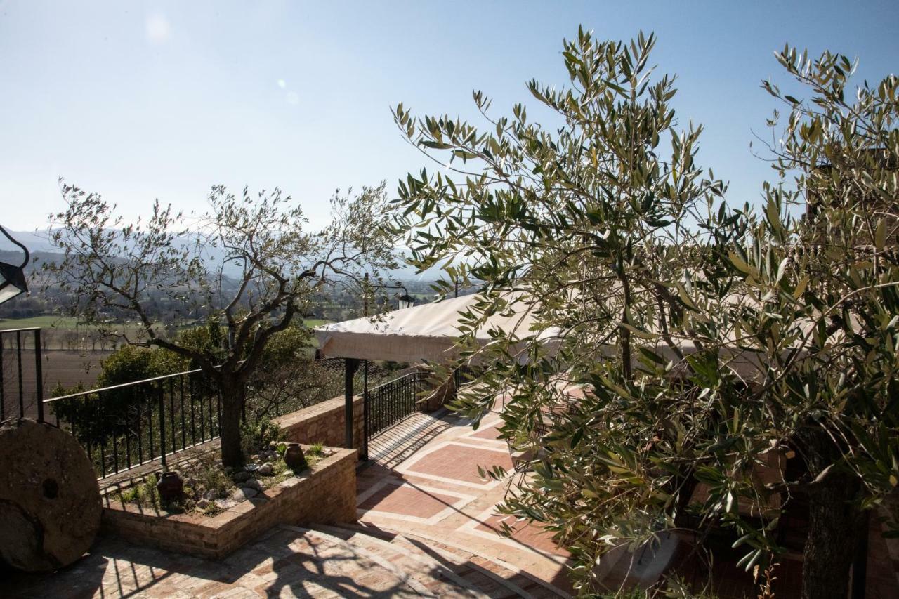 La Bastiglia Hotel Spello Exterior photo